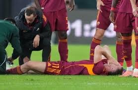 英格兰队世界杯之旅意外遭遇盗窃事件